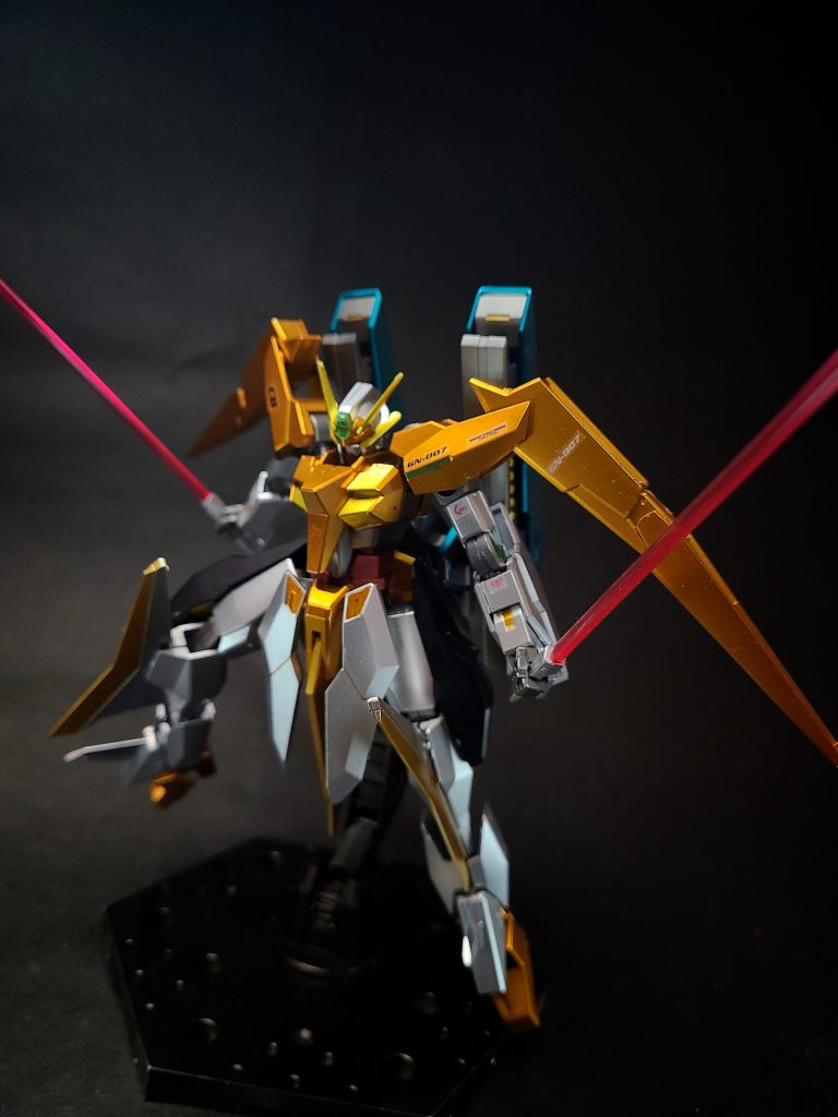 GNキャノンGNツインビームライフルに代わり装備される大型ビーム砲。威力に反比例して連射性能が低下しているため、GNバルカン2門を銃身側面に設置して欠点をカバーしている