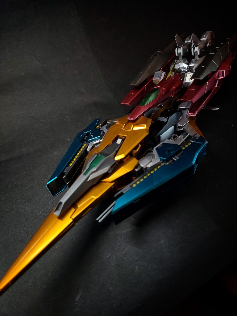 GN-007+GNR-101A アーチャーアリオス巡航形態のアリオスとGNアーチャーが前後に連結した形態。推力と武装が強化されている[127]。『2nd』第11話から登場するが、この際はGNアーチャー側が無人で運用された