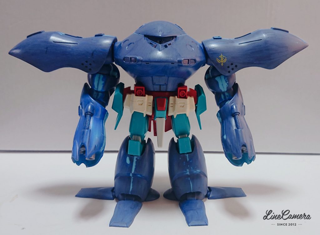 仮組の状態。27年もたってるのに以外と色があせてない。若い時に作った機体なので塗装がすごく雑な上、ゲート処理も全くしてなくヤスリがけからやり直しでした。