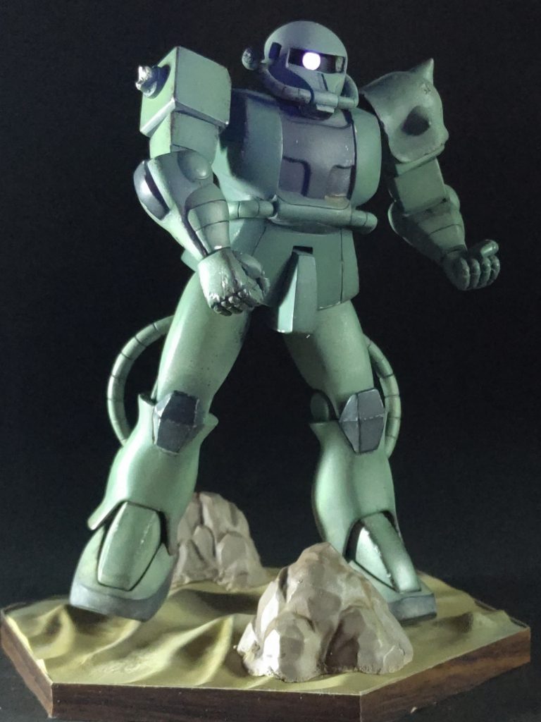 ウェザリングは、戦闘の度に大きな滝をくぐって隠し場所出入りしてるので土汚れはたまってないだろうと言うことで、直近の戦闘で汚れた脚回りのみ。全体を水汚れのようにグレーや白でウォッシングしてあります(写真で見にくい(^_^;)