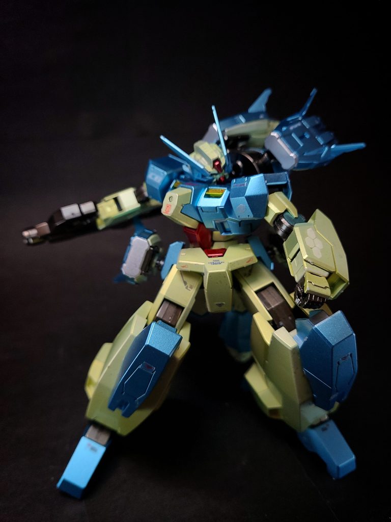 GNフィールドGN粒子で形成されたバリア。様々な攻撃を防ぐ事ができる。武装の集束フィールドに利用する事も可能。