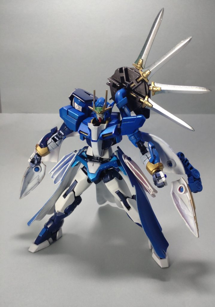 フロントビューサイドスカートとリアスカートは、コトブキヤのクラッシュマントをカットして使ってます。3ミリ穴を開けて、ランナー棒で取り付けしてます。腕は、余っていたカミキバーニングの物を使用(二重関節だったので採用)