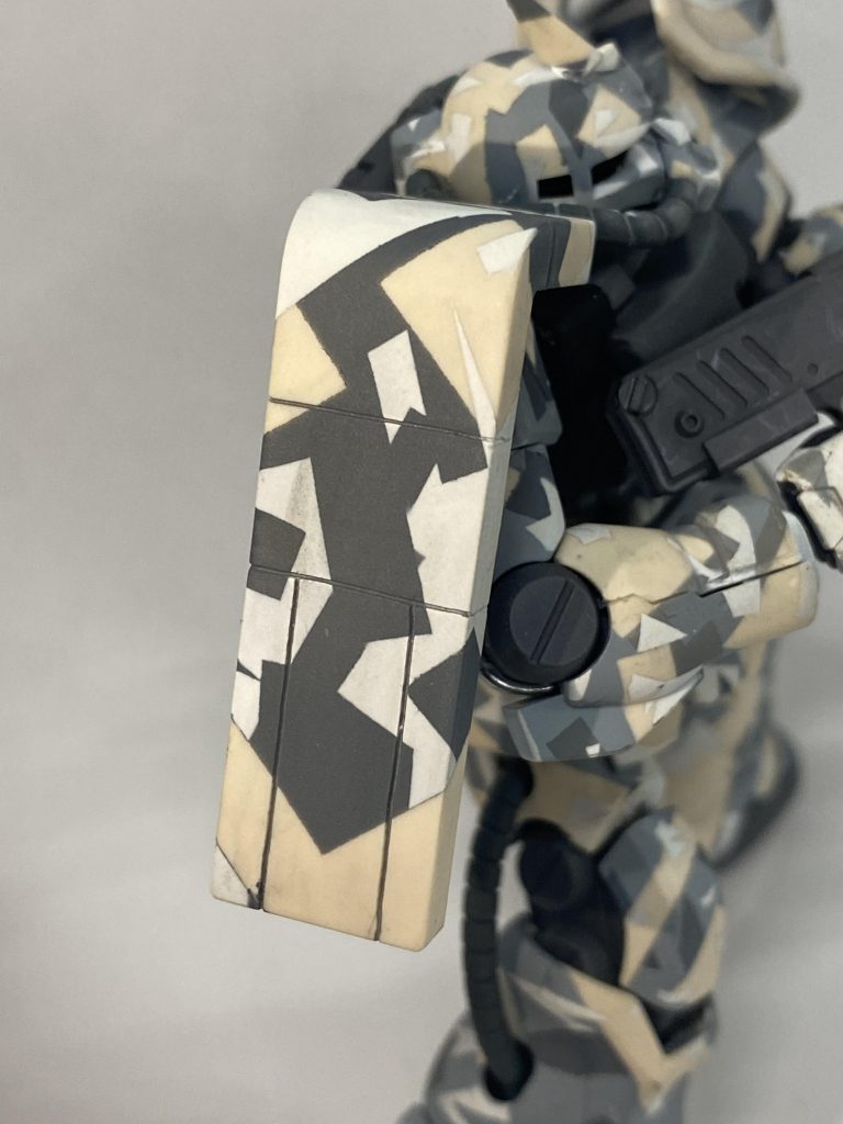 シールドにモールド追加したけど、、、シールド割っちゃいかんよな、、、