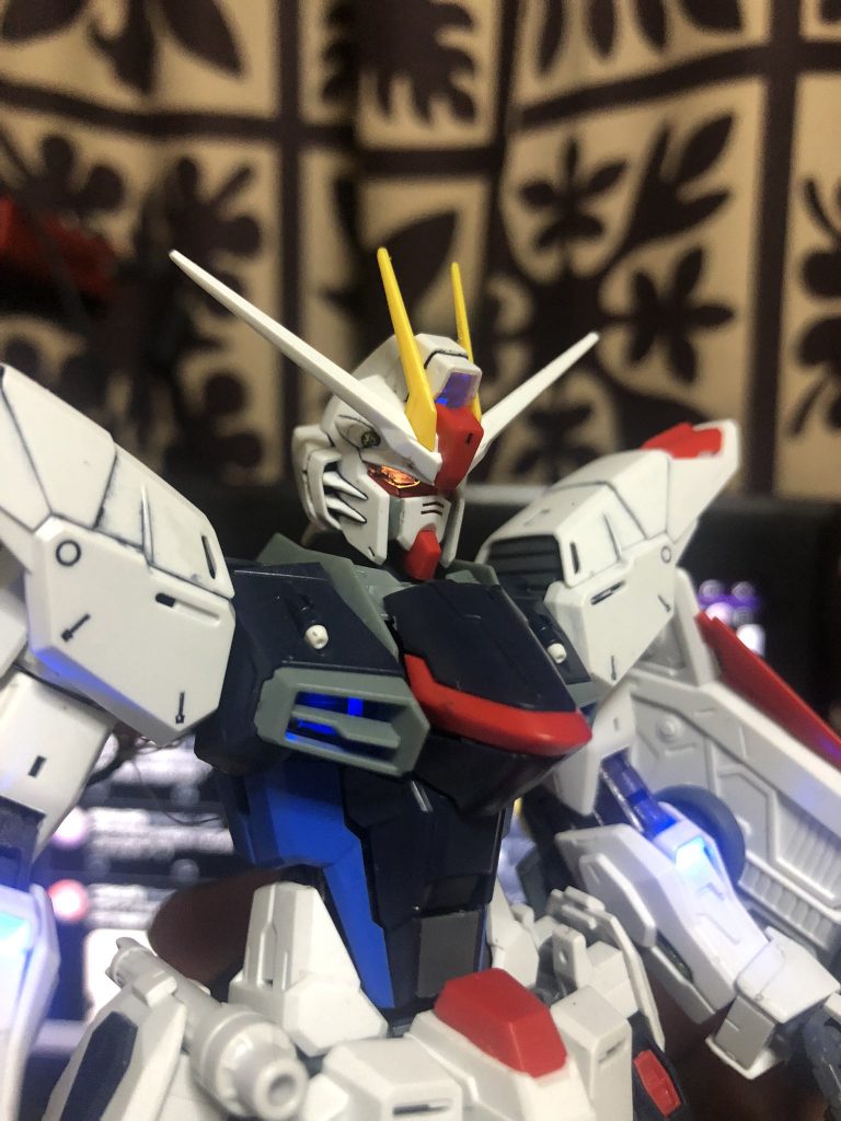 おまけのフリーダム君です電源は内蔵してますヒロミのミライトを使用しました。動画はこちらhttps://twitter.com/drmr65441282/status/1489949335437848576?s=21