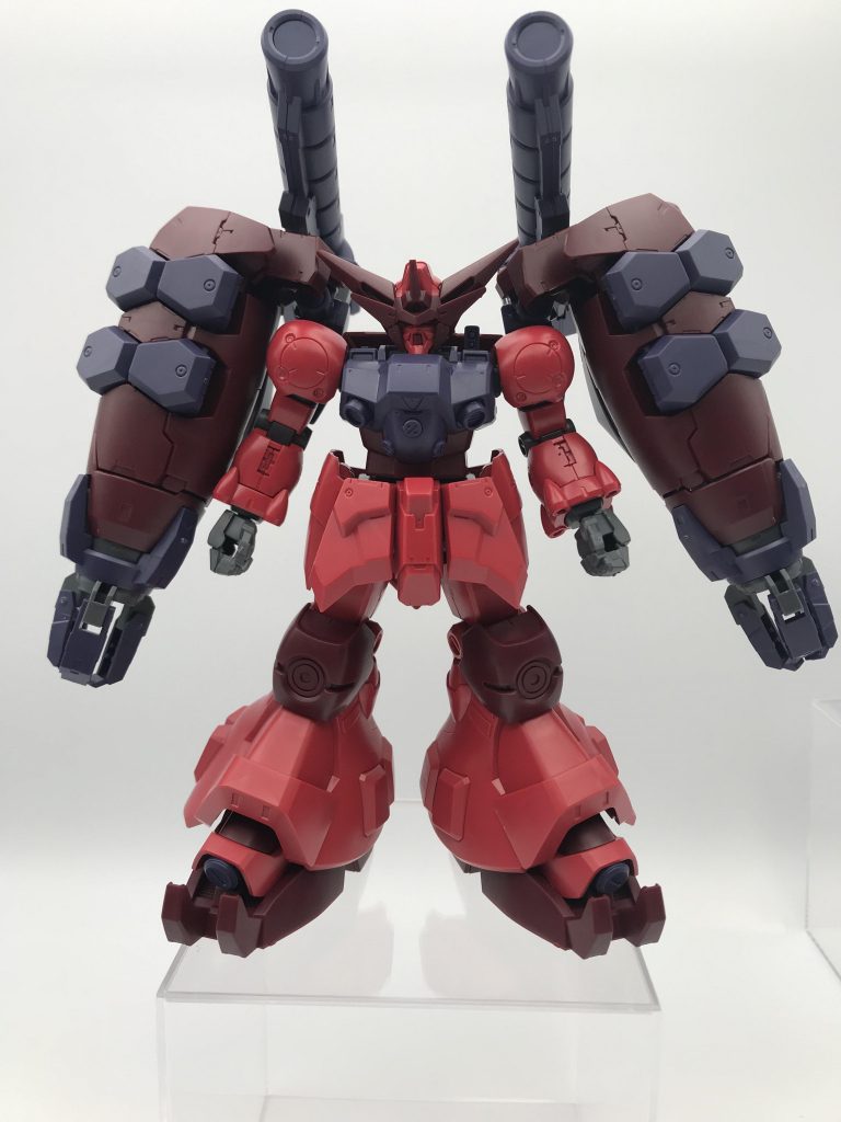 素組み。胴が短く、全体的にずんぐりしてるのが気になったので、腕、腰、腿を延長。