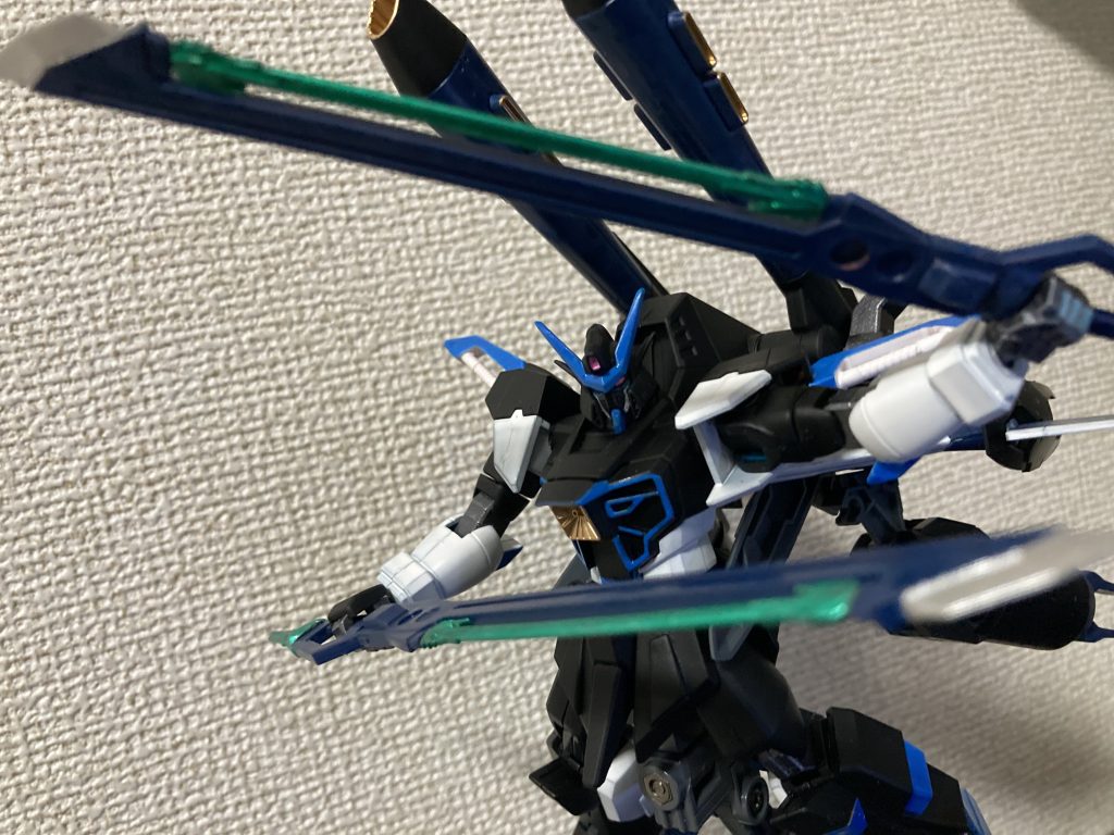 ソードカラミティのパケ絵風ポーズ。SEEDと言えば対艦刀ですね!