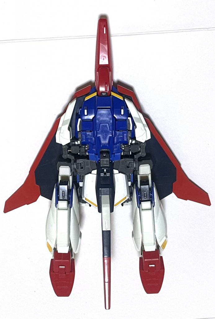 翼幅もちょっと広過ぎかと思ったので少し幅詰めしました。コレは改修前。