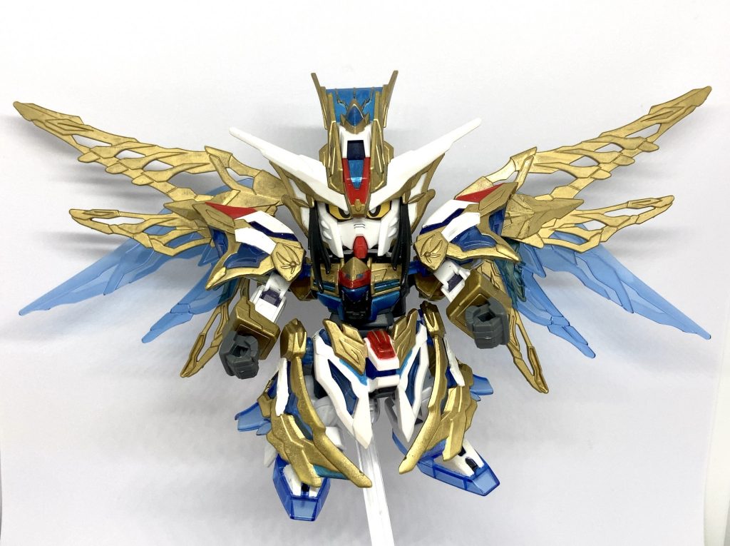 羽を広げると華やかですね。