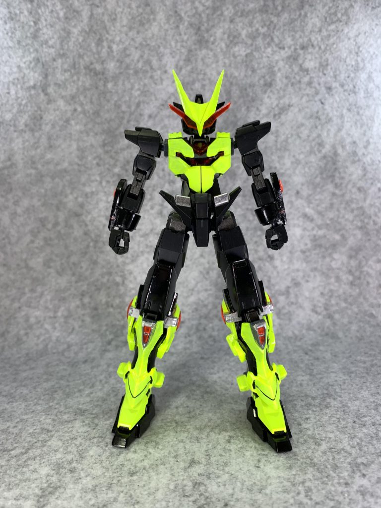 個人的に装飾を最低限にした状態が元ネタのゼロワンに近くて好きですね!ちなみにバイザーはゼロツーもイメージしています!