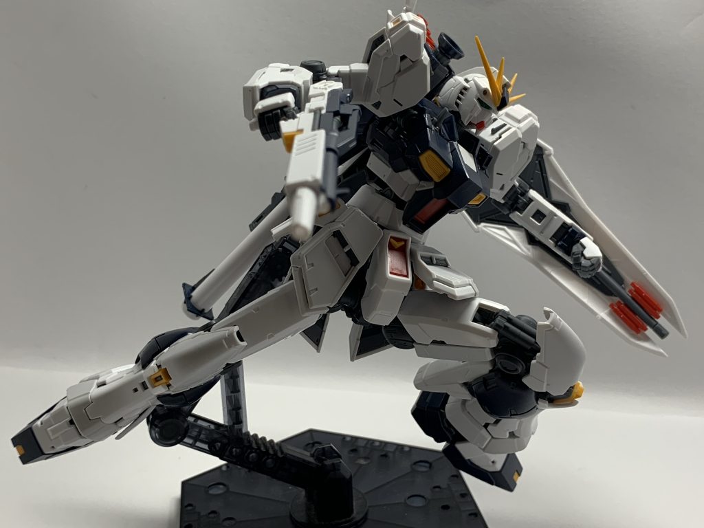 RG RX-93 νガンダム–4枚目/制作者：神宮寺玲那-Re⑦/ガンプラリハビリ中