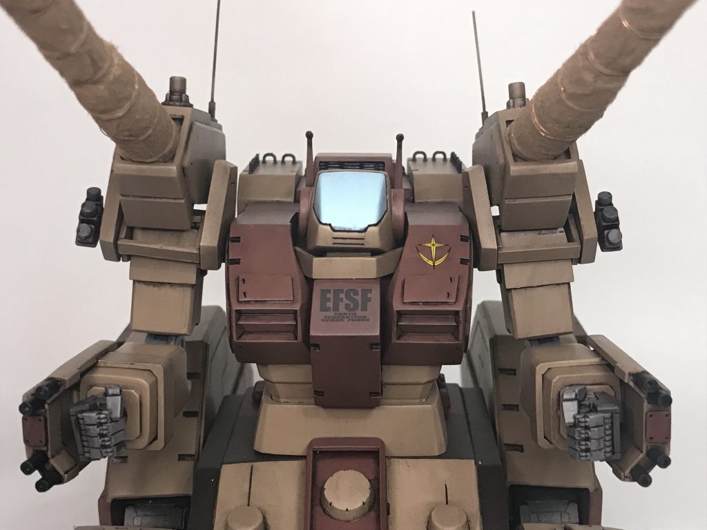 ア・バオア・クーに侵入したシーンがかなりカッコいいです5機のガンダム・ヘッドに守られて真打ち登場です 