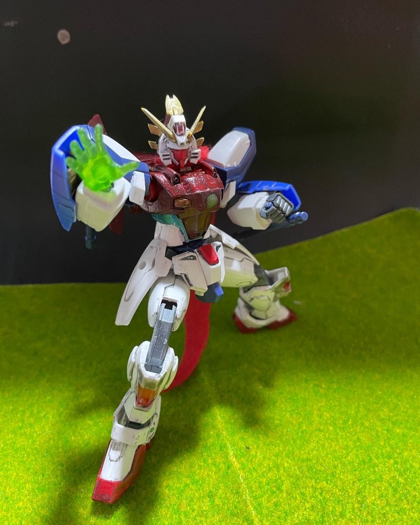 スーパーモード形態ですシャイニングフィンガーとトンファーor足技での組み合わせで攻撃をし時にはトランザムを重ねて発動し攻撃と戦うスタイルです😊