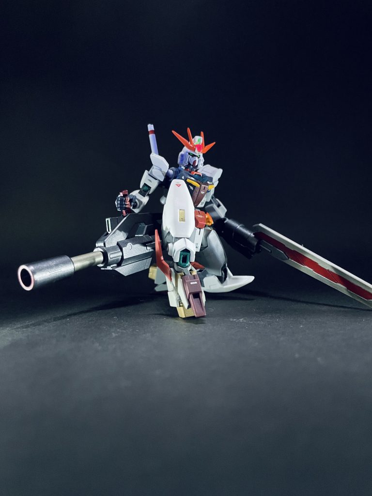 コアガンダムアーク専用装備。大剣&バズーカとガトリングのリバーシブル武器。