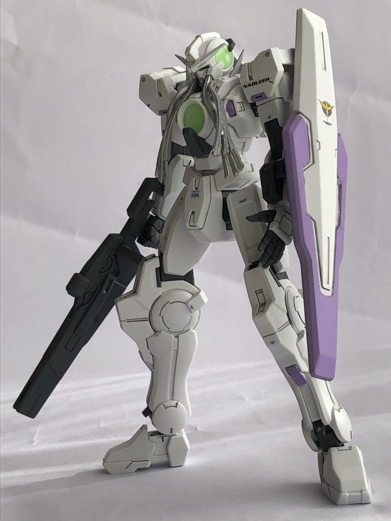 今回は、①残っている缶スプレーを使用②「RG」と並列させても遜色ないようにをコンセプトとしました。2008年発売のキットですが、プロポーション等は大変良好で、大きな改造をせずとも上手く纏まりました。