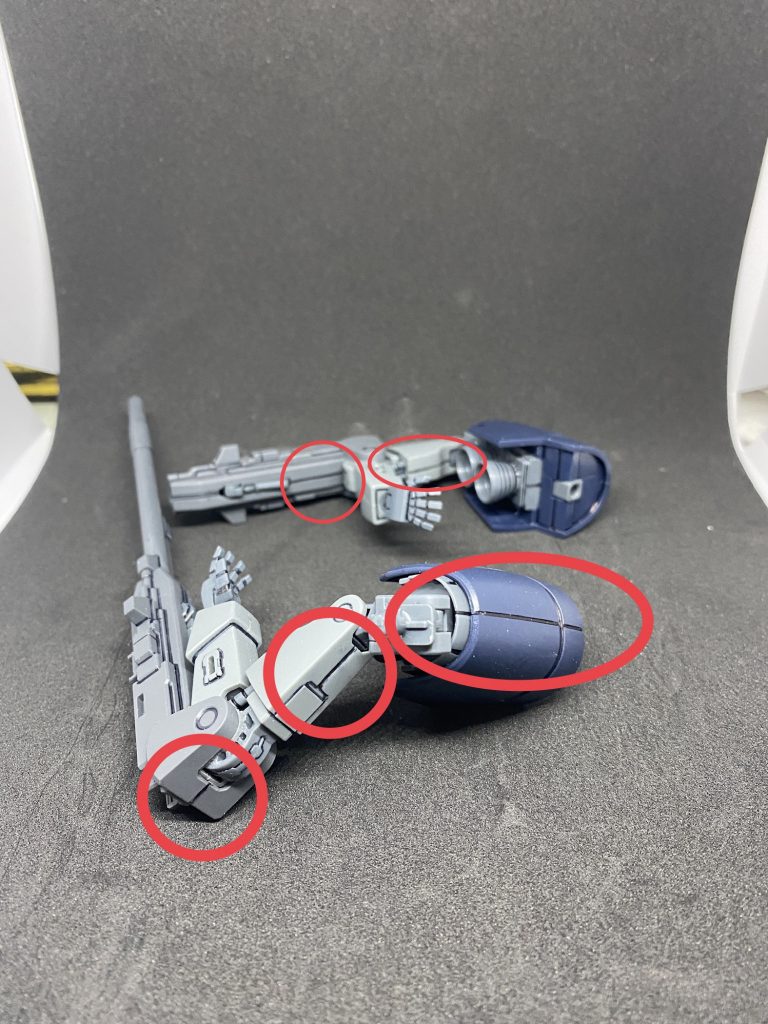 今回からは今までずっと欲しかったダンモを手に入れましたので合わせ目消しをしませんでした。（赤マル部分を0.6mmで段落ちモールド化）