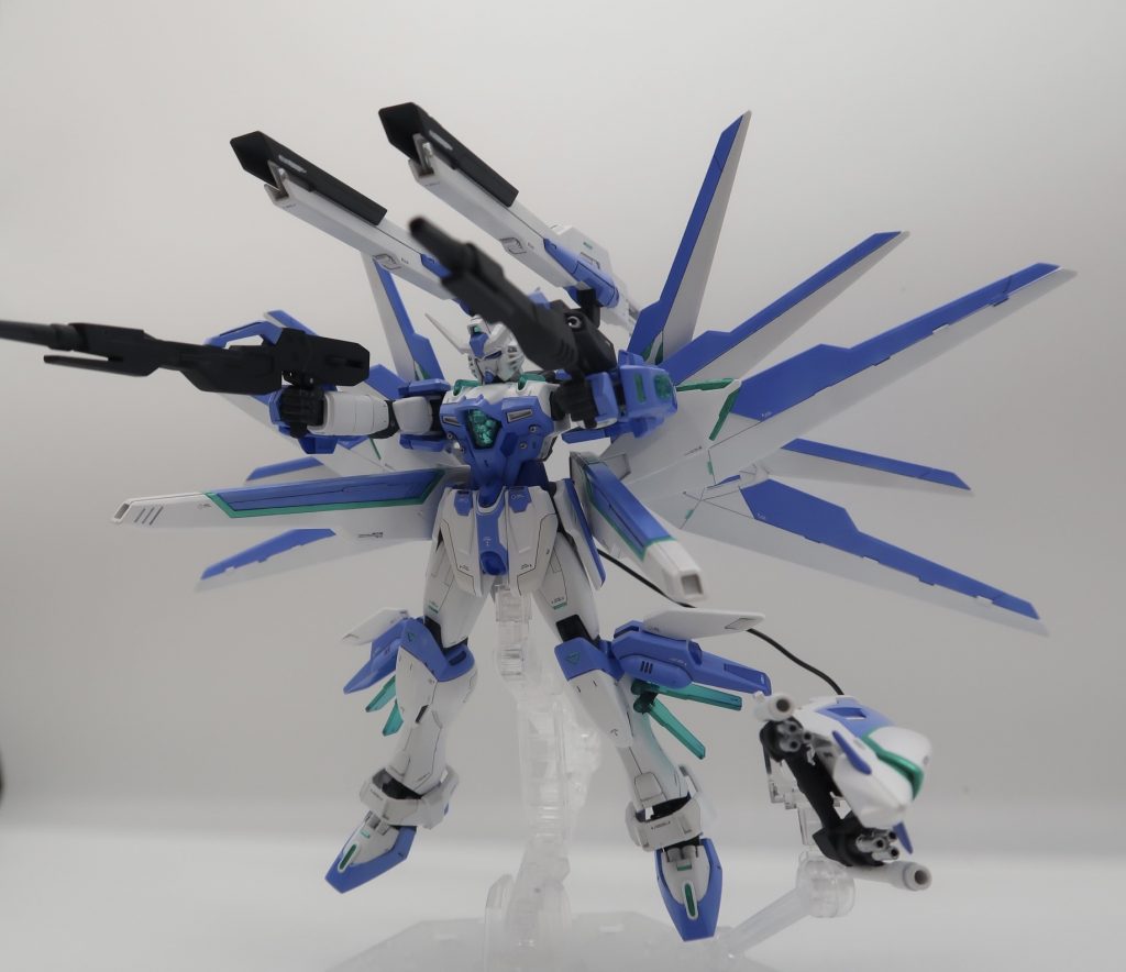 ヘリオスセステットキャノン！！！俗に言うハイマットフルバースト状態で、パルマフィオキーナを使ってるのが納得いかず（笑）、それに変わりツインバスターライフルを持たせるに至ってます。いやパルマフィオキーナを遠距離で使える！ってなんか違くね！という完全に個人的な意見ですwwwヘリオスよりもさらに火力が上がっています！(多分)