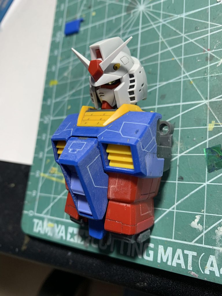 アンテナはお台場ガンダムが元なのが理由だと思うのですが短くてカッコよくないです。ですのでジャンクパーツを使って延長しました。あとはモールドを少し変更しました。ご覧いただきありがとうございました。