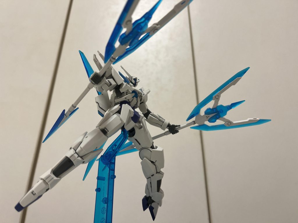 両パルチザンで射撃!この武器って、1つで射撃、格闘、防御、オールレンジ攻撃までこなせて凄いですよねw