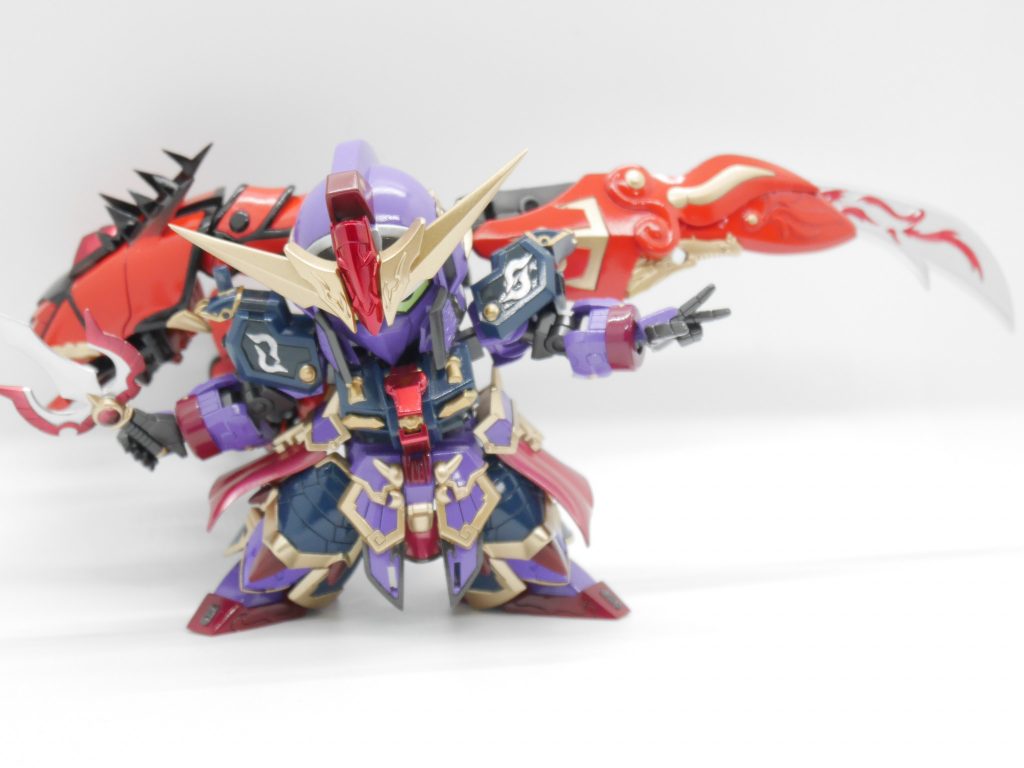 毘楼博叉:竜(ヴィルパークシャナーガ)洗脳マスクを破壊された事により黒魔神の支配から解き放たれ、残ったナーガの力と同化した姿。背面の盾からは巨大な刀を展開(モチーフはフォールディングバーストランチャー)