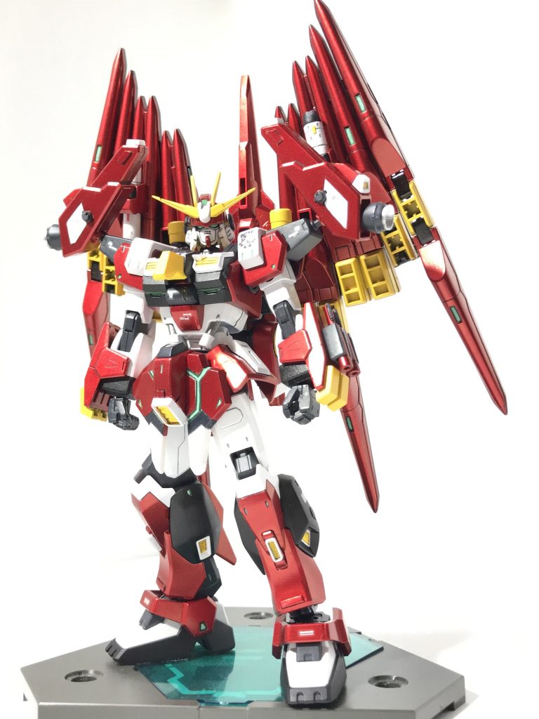 SDガンダムのガンイーグルνをモチーフに作られている