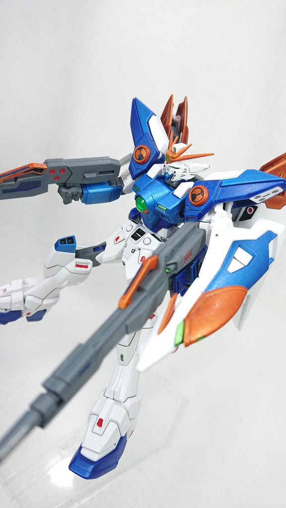 部分塗装にタミヤのエナメル塗料・ブラック・ブルー・フラットレッドセンサー部分にはMr.メタリックカラーGX・メタルイエローグリーン