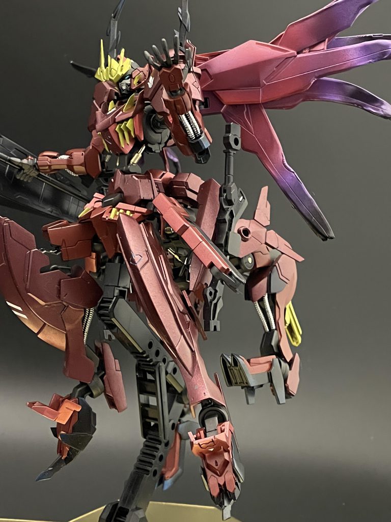 悪役っぽく。機体名のウルはどこかの国で