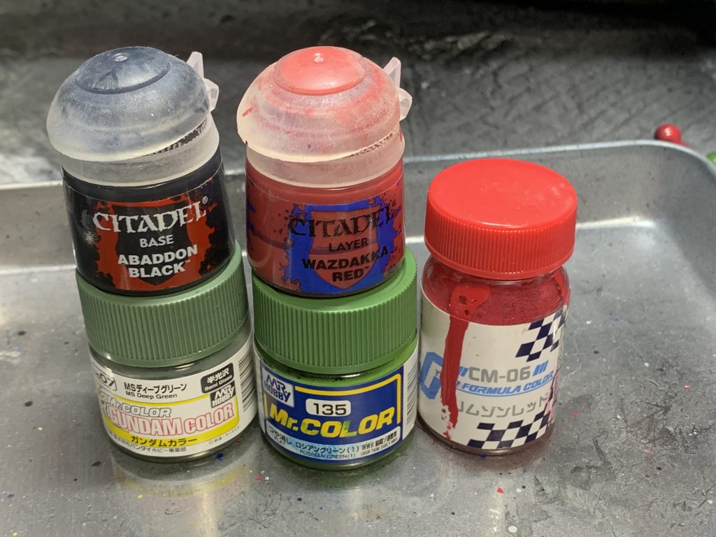 使用した塗料はこちら。大半はエアブラシ塗装で、バーニアなど細かいとこはシタデルを筆塗りしました