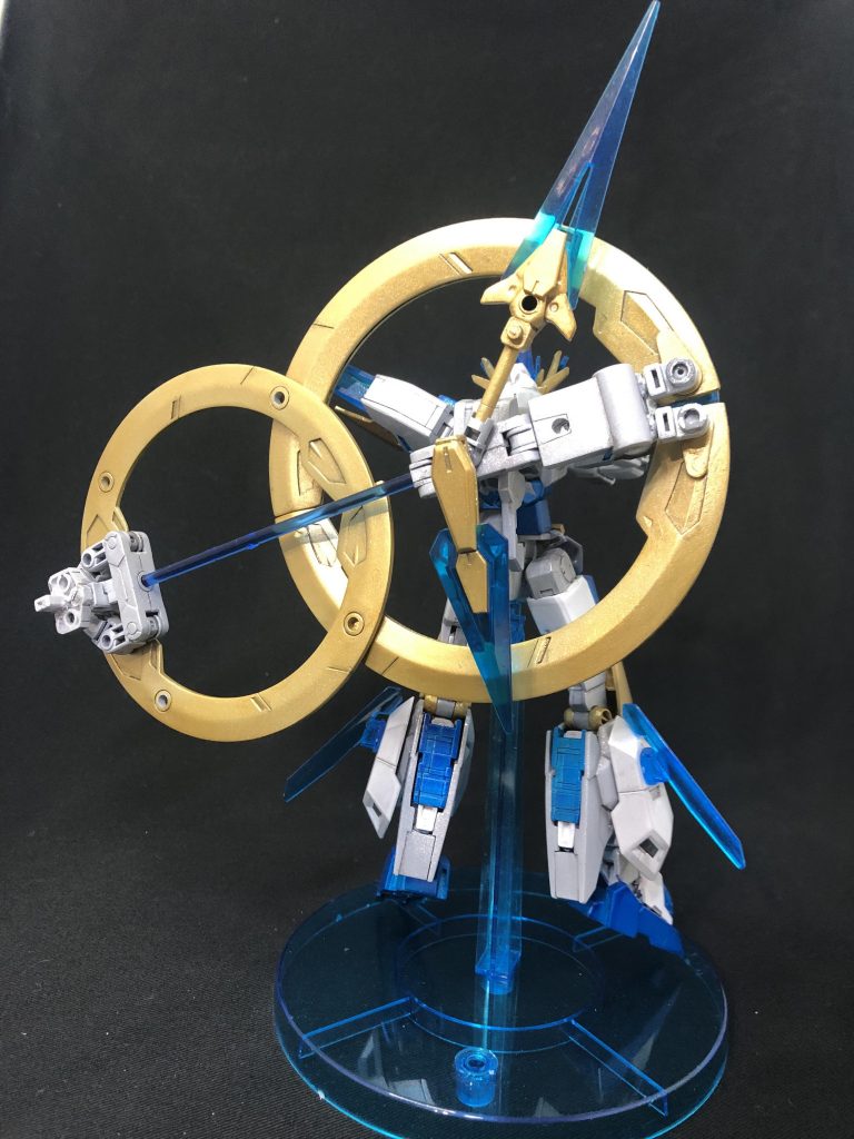 後ろはこんな感じです。時間操作ということで時計をモチーフとした強化形態を考えていましたが、輪が二つになった時「∞の方が強そう」と閃いて今の形に。あと、分かりにくいですが手で輪っかを二つ繋げたポーズ=∞ポーズにしていますwうーん地味w