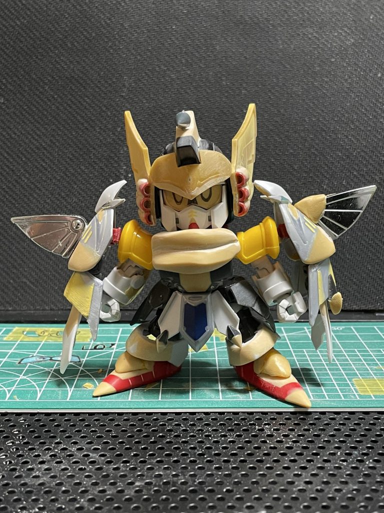 だいぶゴールが見えてきた頃です。ここから鎧の模様など入れていきました。