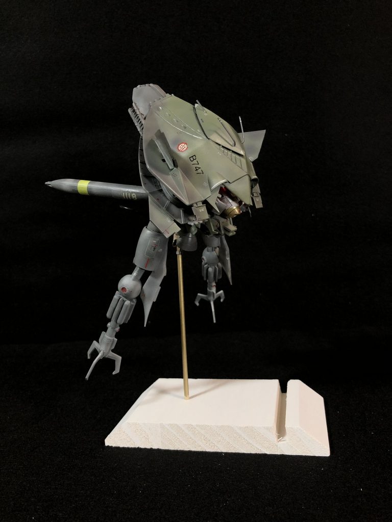 MA-747ビグ・ザムMk2装備 大型メガ粒子砲×1 メガ粒子砲×12 格闘用クローアーム×2 Iフィールド発生装置
