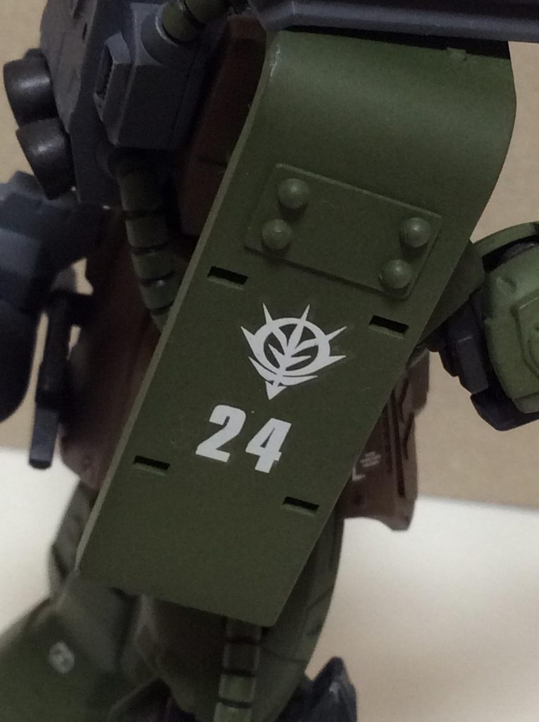 シールドにもなんとなく追加装甲を・・・。