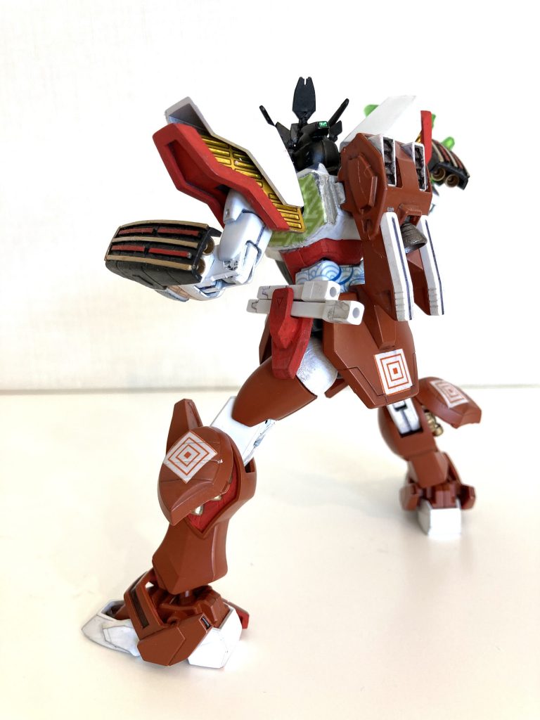 市川家の三升(みます)紋様や、吉祥紋様はネットで拾ったものを自作デカール にして貼っています。