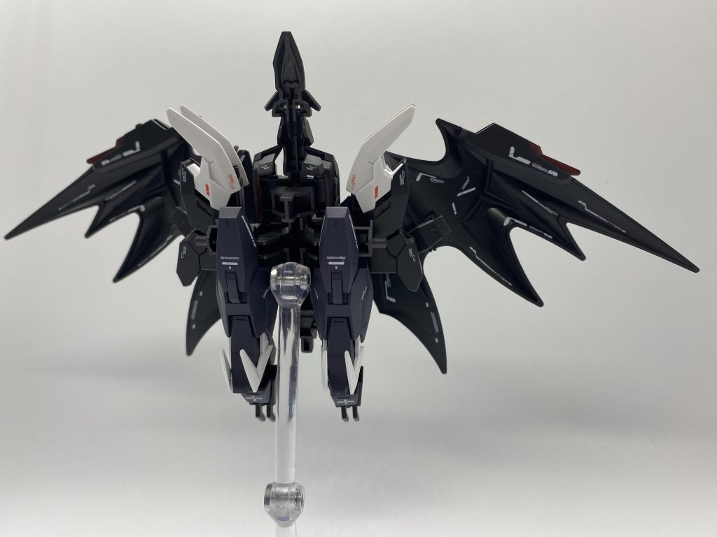 次は「ヘイルトゥーユニット」ですマーズフォーユニットをベースにしているのでユニット形態時にスネの牙パーツが、かぎ爪のようになるようにしてコウモリ感増してます。