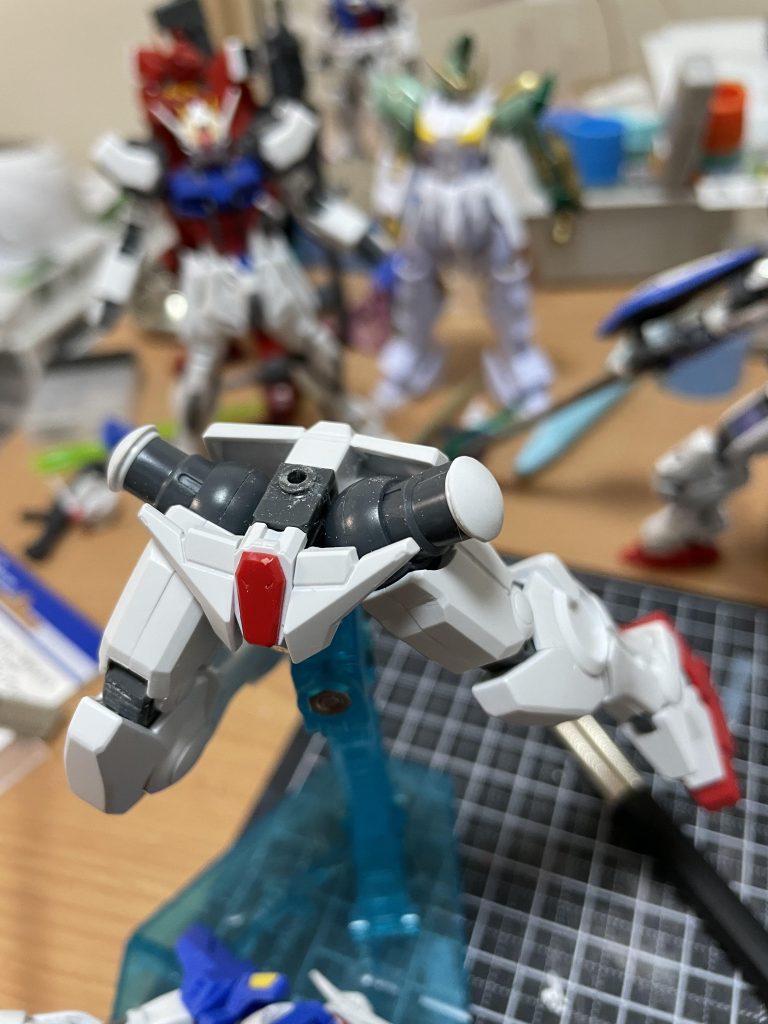 2ミリの穴を空けるといい感じでしたが強度が落ちて割れてしまったので瞬間接着剤で補修しましたのであまりオススメではないかもしれません…(⌒-⌒; )