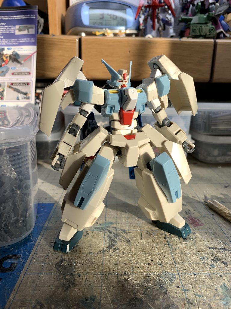 とりあえず制作開始です。シェヘラザードをベースに、まずはシェヘラザードの余剰パーツなどを追加していきます。この時点でシェヘラザード2体使用という……