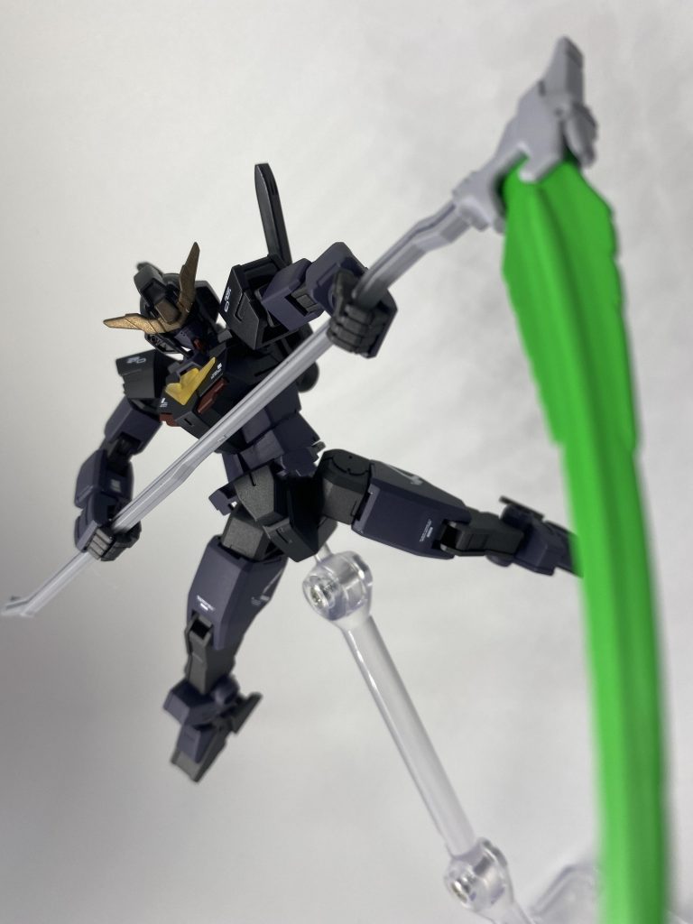 まずは「コアガンダムデスサイズ」ですこの配色で鎌持たせればデスサイズ見えますねwポイントは胸のクリアパーツを黄色のものを使用した点です。