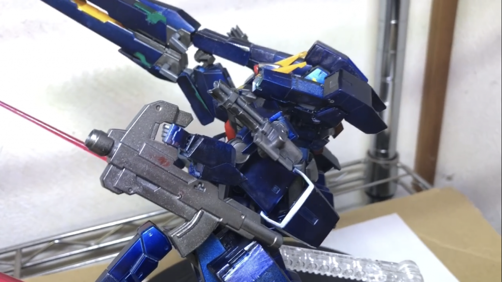 実弾武器はシェヘラザードのGNフィジカルバズーカと両肩に小型ガトリングを装備ミサイルはバルカン迎撃してMSはバズーカで怯ませてビーム兵器でトドメをさしてGNフィールドの使用時間を減らす的な感じ