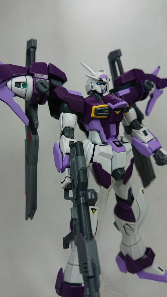 肩は「ダブルオー」腕部は「ダブルオーダイバー」