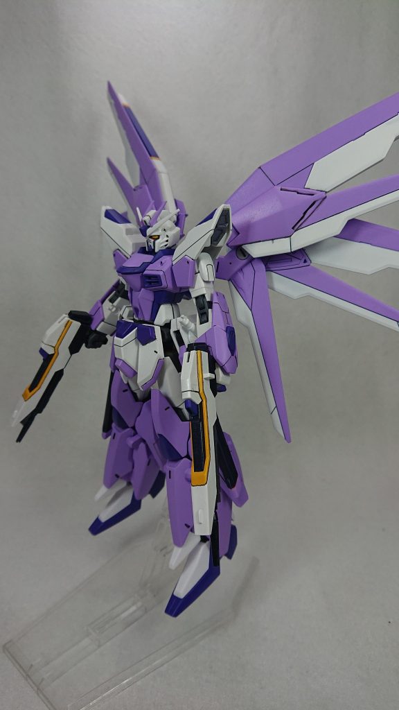 脚部は太もも部分が「ストライクフリーダム」脹脛から下が「テルティウム」