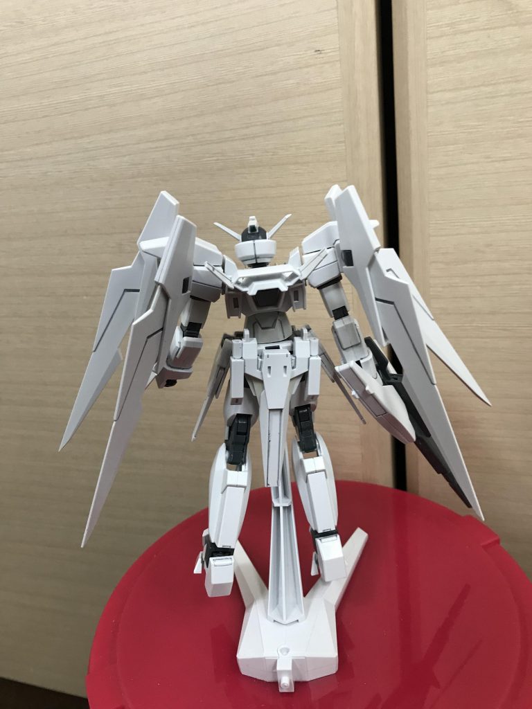 背面このスリムな体がまたカッコええんや