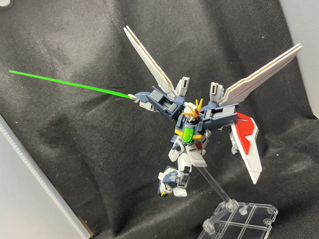 ビームソードで切りかかる感じで。好きなんですよね〜、DX。デザインとか配色とか諸々大好きです。