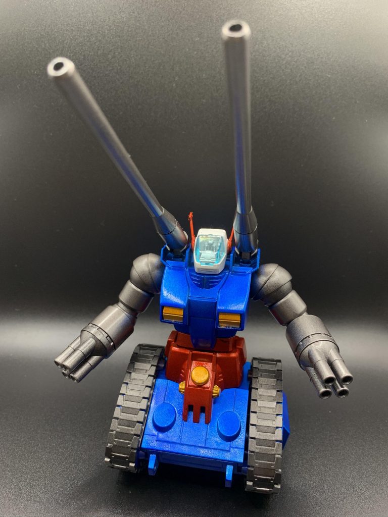 デカいパーツで塗装範囲の広いプラモってまだまだ下手くそで見苦しい所をお見せしてしまってますね。青いところがムラだらけですわ。