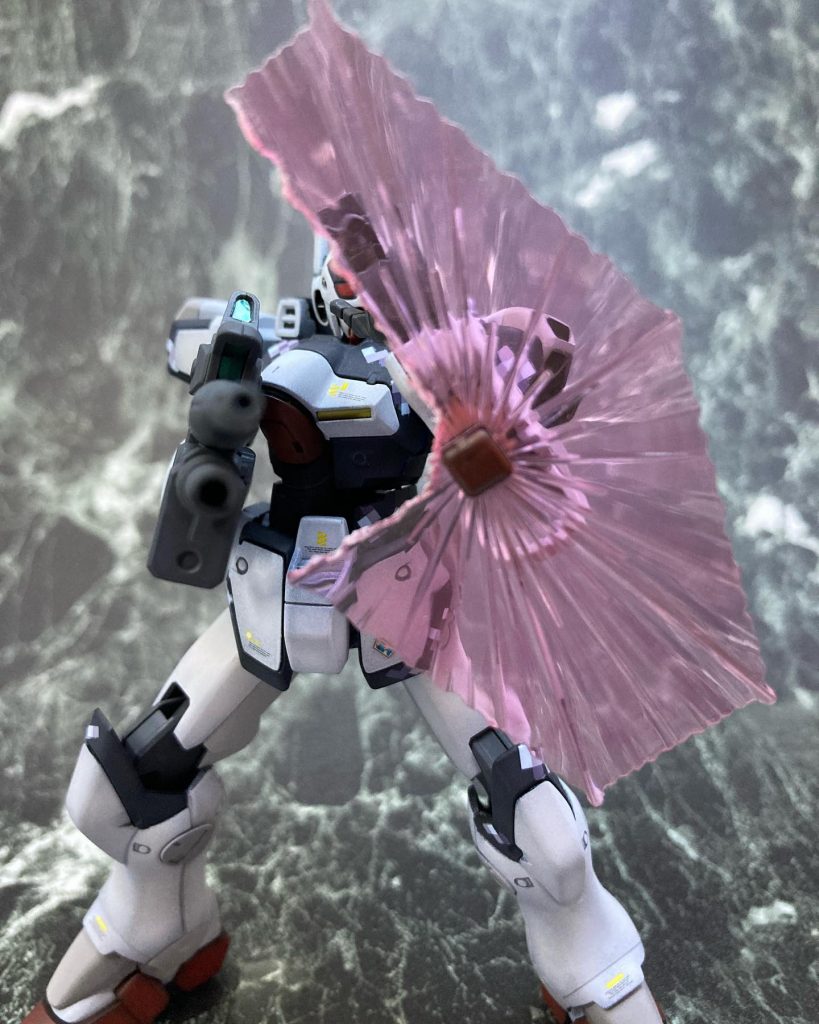 私の中では印象的だった、ビームシールドの部分展開も再現してみました。