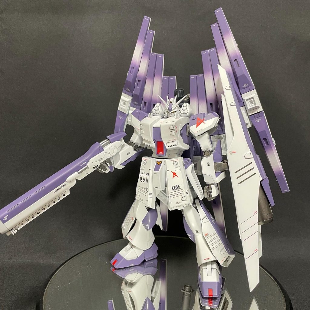 各スケールでHWSも揃ってきましたが、自分は着脱して遊ぶタイプではないのでHGUCのνガンダムをディテールアップパーツなどでデコレーションして楽しんでみました。