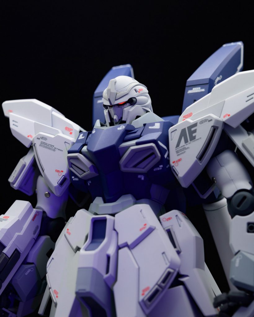 ツインアイはこの機体のためだけに蛍光レッドを買ってきましたw