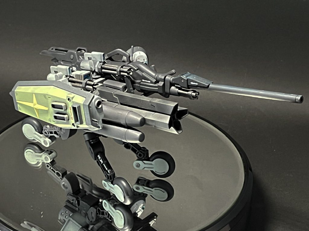 武装について。・セントリーガンK9を象徴するドッグパックをモチーフにした自走砲。こちらが威力偵察を行いつつジムⅢ自らは隠密行動を取るという作戦。ジムⅢの火器をこちらに積む事ができ、近づく敵をみんな灰にしていく怖い奴。