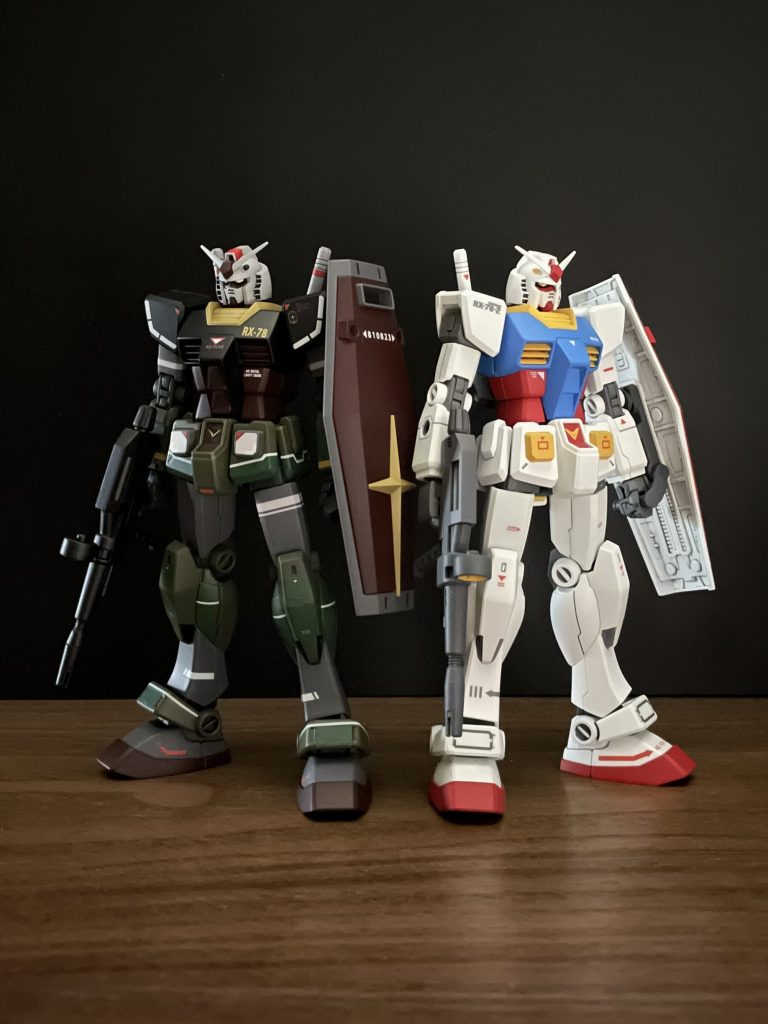 リアルタイプカラーとトリコロールカラー。久しぶりのリバイブガンダムでしたが、シンプルなので作りやすかったですね。リアルタイプシリーズもっとキット化して欲しいです。