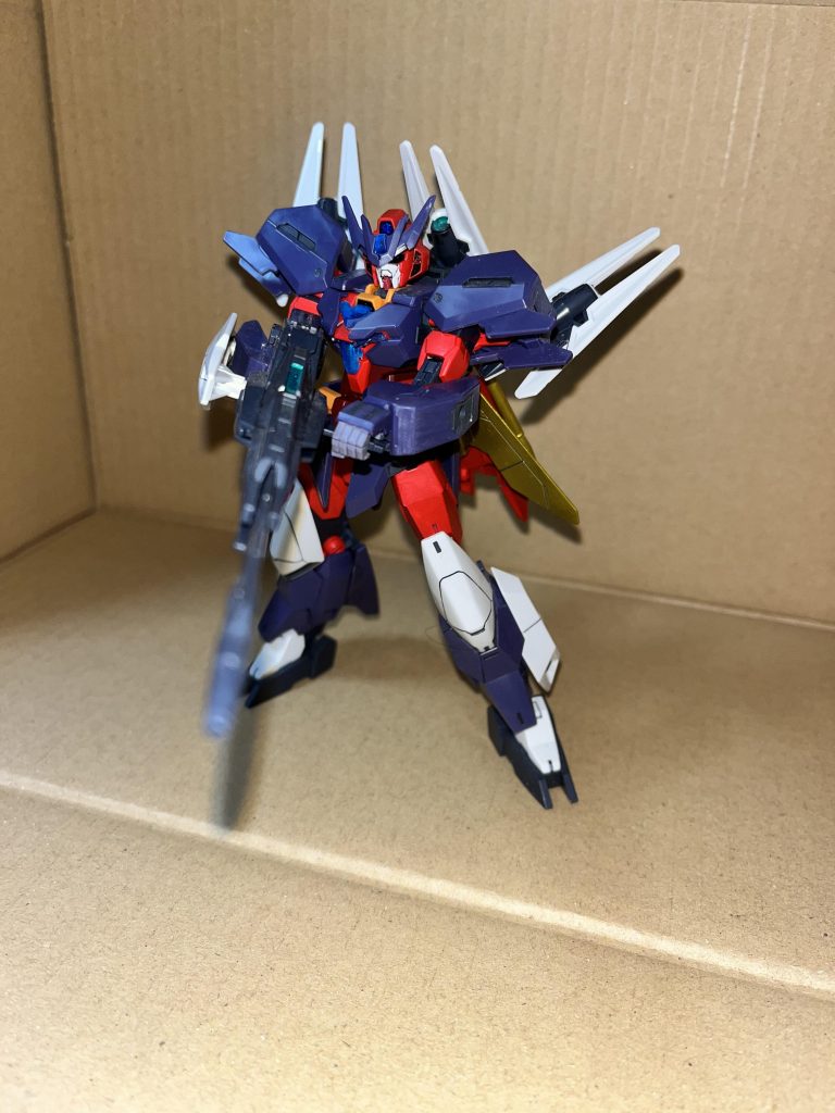 おまけでウラヌスアーマーを装備してみました。コアガンダムのバックパックの接続部が幅3mmなのでビットも問題なく装着できます。