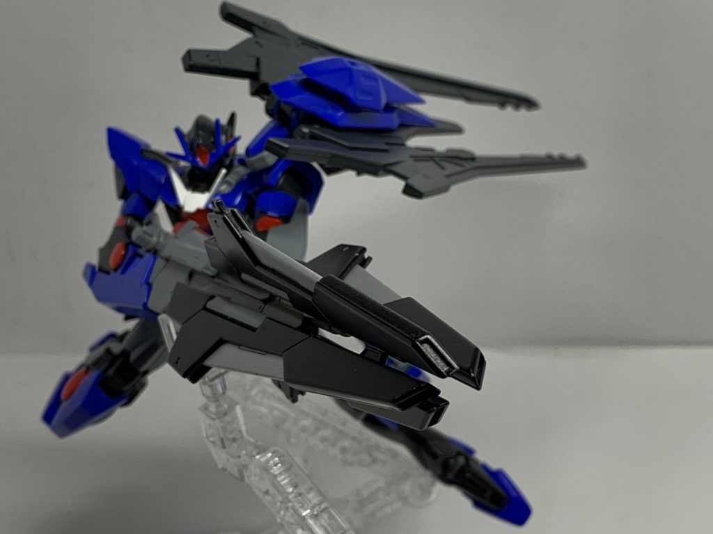 GNライフルビットをGNソードⅡブラスターに接合した高威力射撃。〈対烈撃蛇話砲〉クアンタム・メデューサ