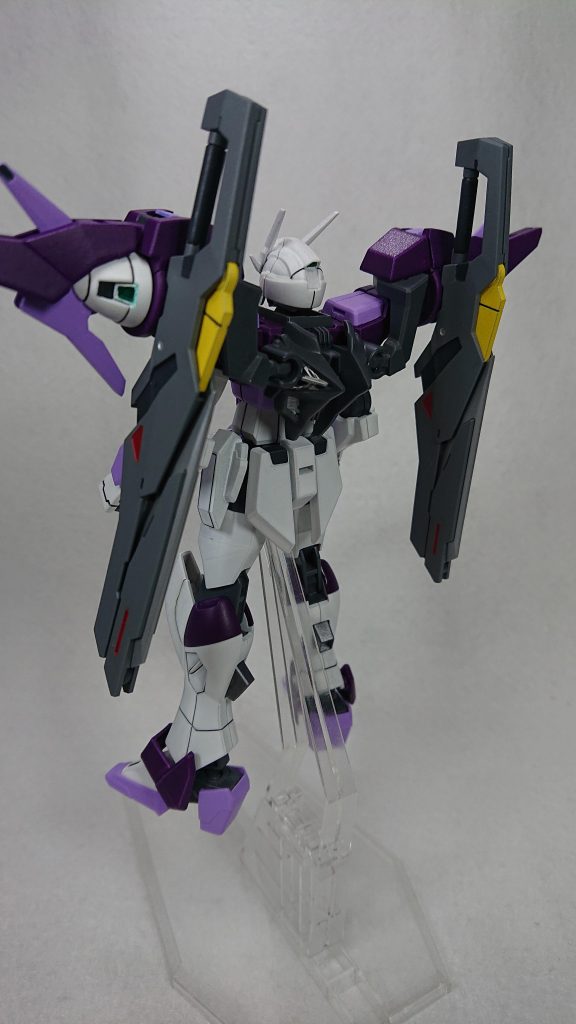 バックパックは「ダブルリベイクライフル」に「ダブルオースカイ」のバックパックのボールジョイントを削り接続